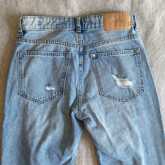&Denim low waist boyfriend jeans. Size 2. - Picture 5 of 5